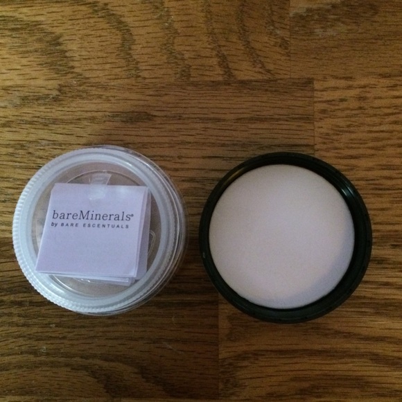 NWT BareMinerals Medium Foundation SPF 15 & Bag - Picture 7 of 10